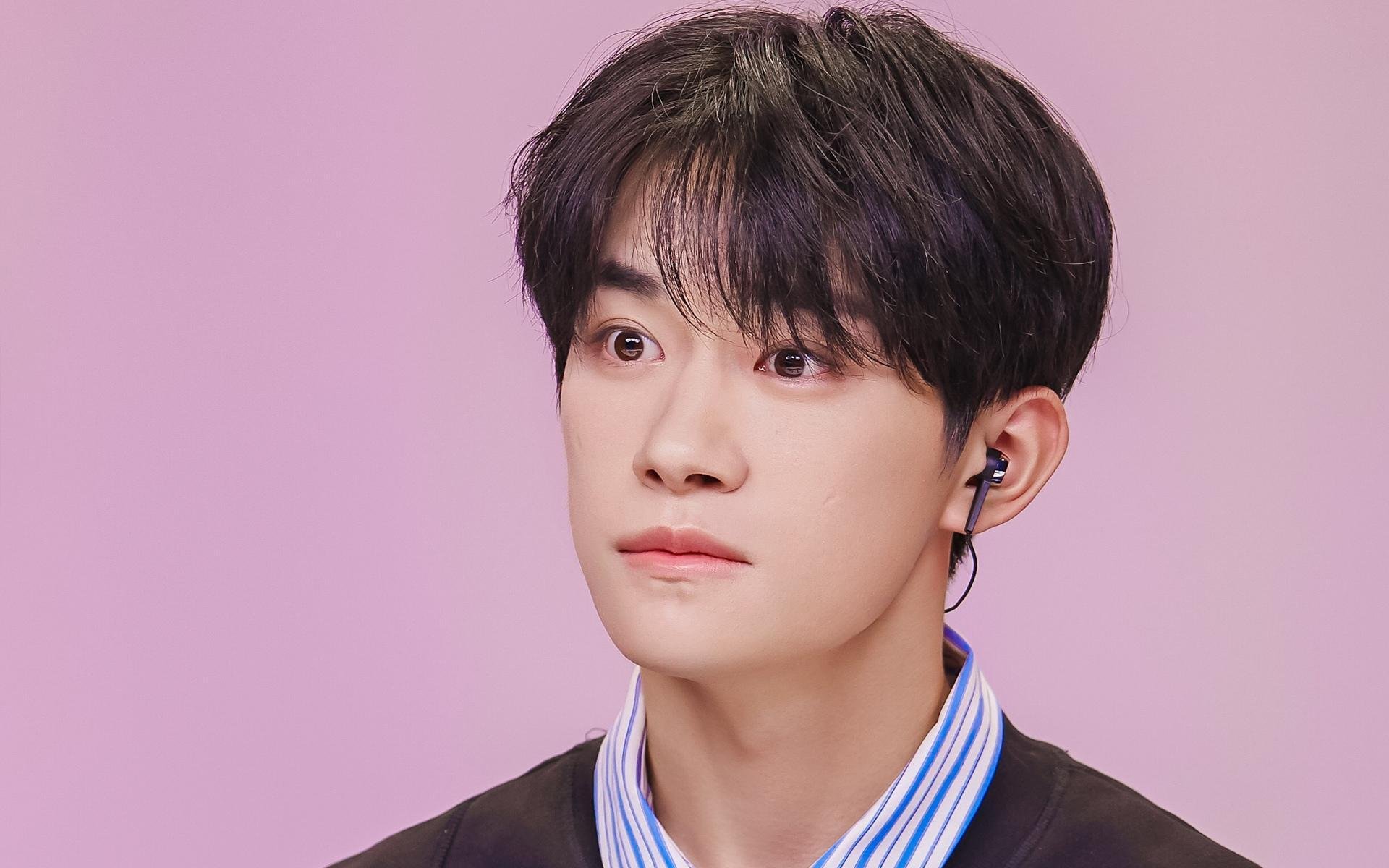 【冠军技巧】丁俊晖：如何精准控制母球位置？，丁俊晖和母亲