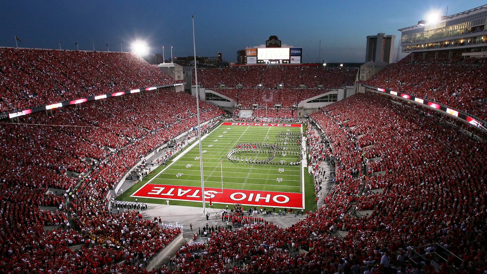 韩华冠军刘翔飞抵赛事现场,韩翔老师